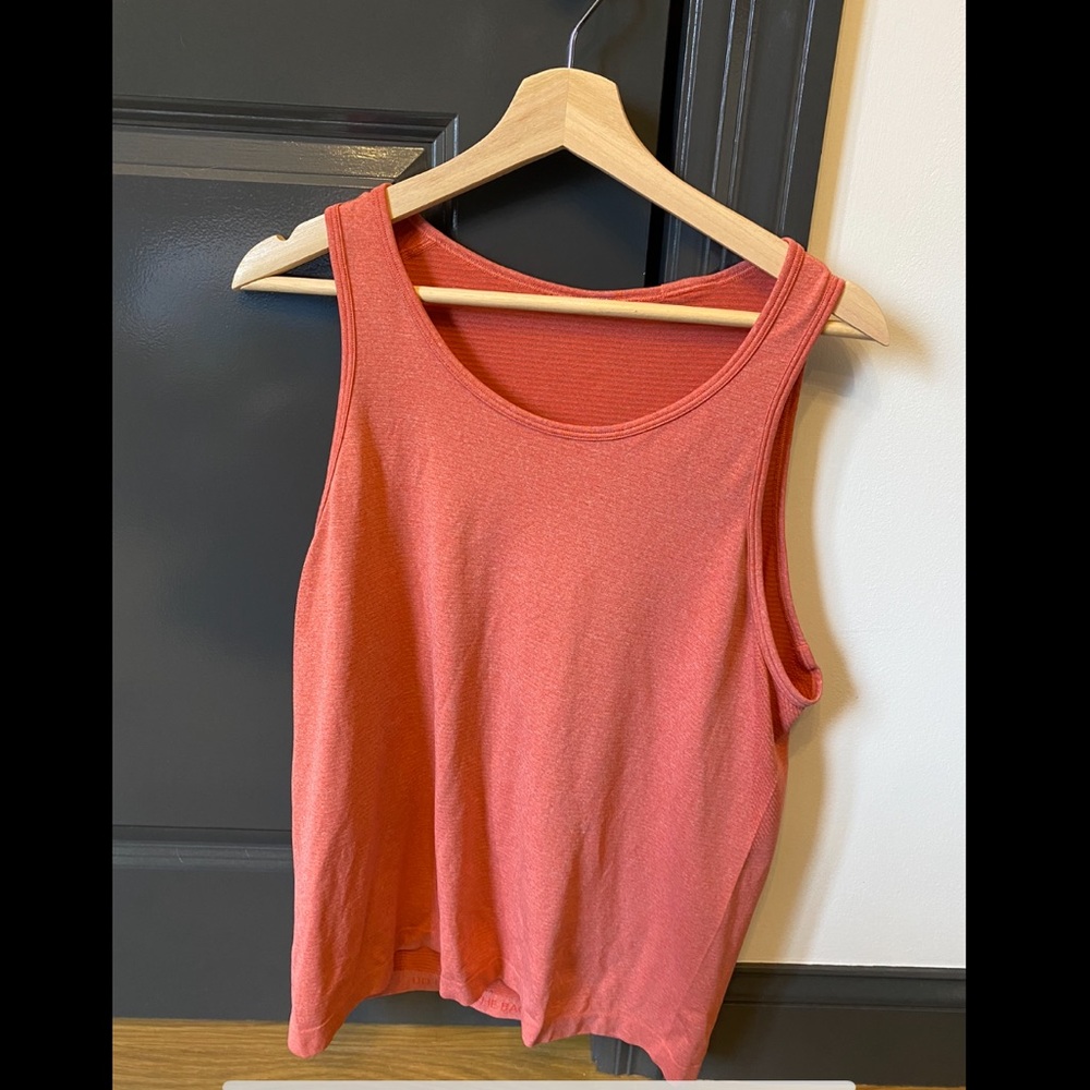 Lululemon metal vent tech tank M